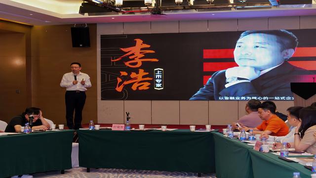 P1255544-opq3941604480 (1).jpg